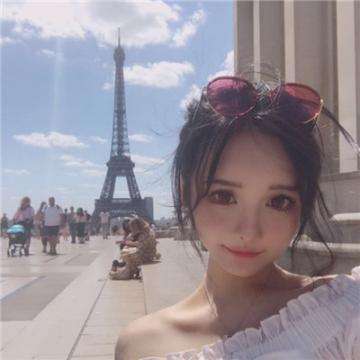 青空下的少女手游下载